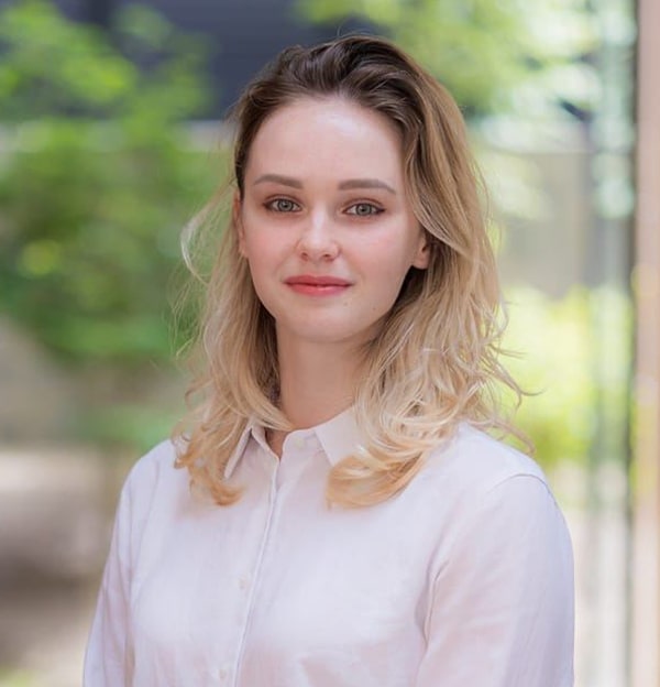 クレシェンコ アンナ 氏